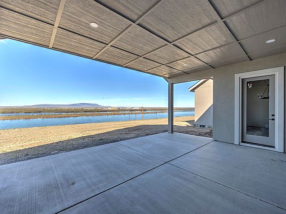 4th image of 161 Riviera Dr