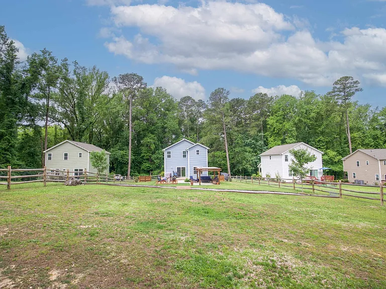 704 Pinecrest St — Photo 47