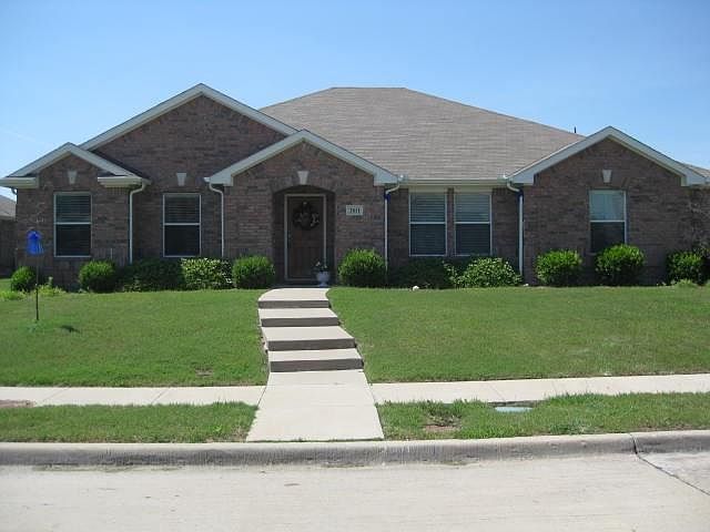 1st image of 3811 Laurel Crossing Dr