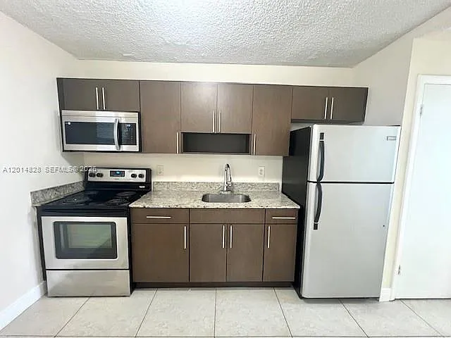 685 NE 85th St #6 — Photo 1