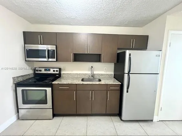 685 NE 85th St, Miami, FL