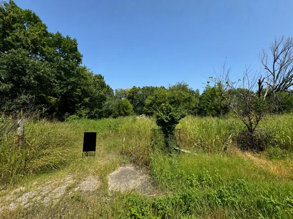 630 N Oak St, Nowata, OK 74048