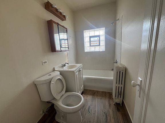 3rd image of 3817 W Leland Ave Unit 1