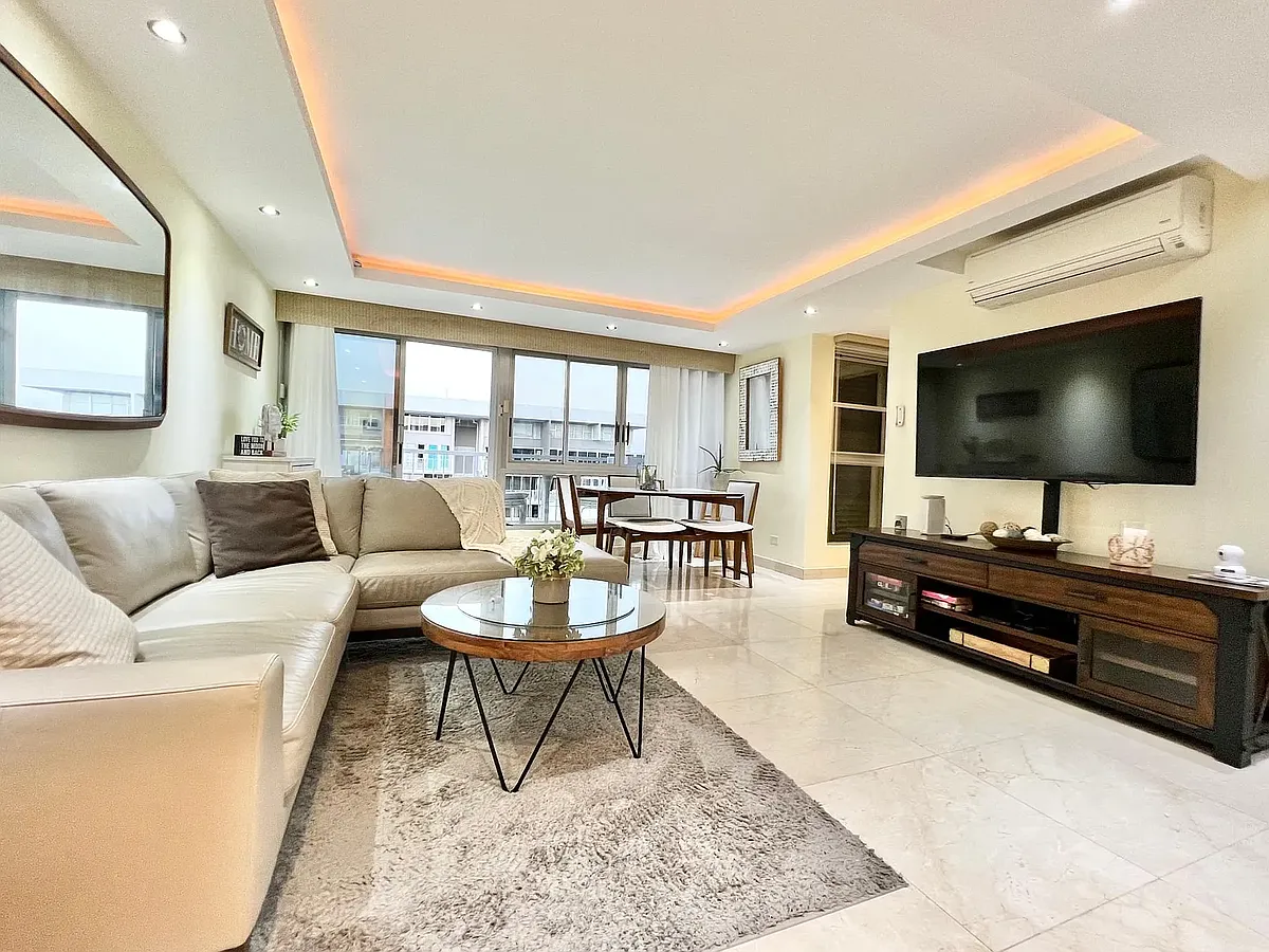 Building Photo - 5869 Coral