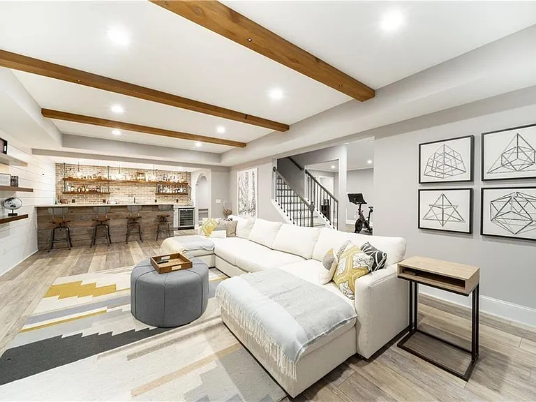 7740 Stratford Ln — Photo 24