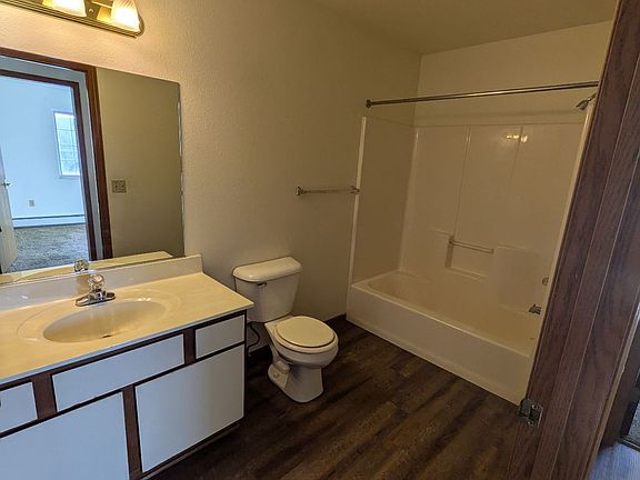 3rd image of 907 Madison Ave #6-905