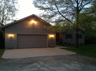 3052 Nuthatch Ln, Oconto, WI 54153