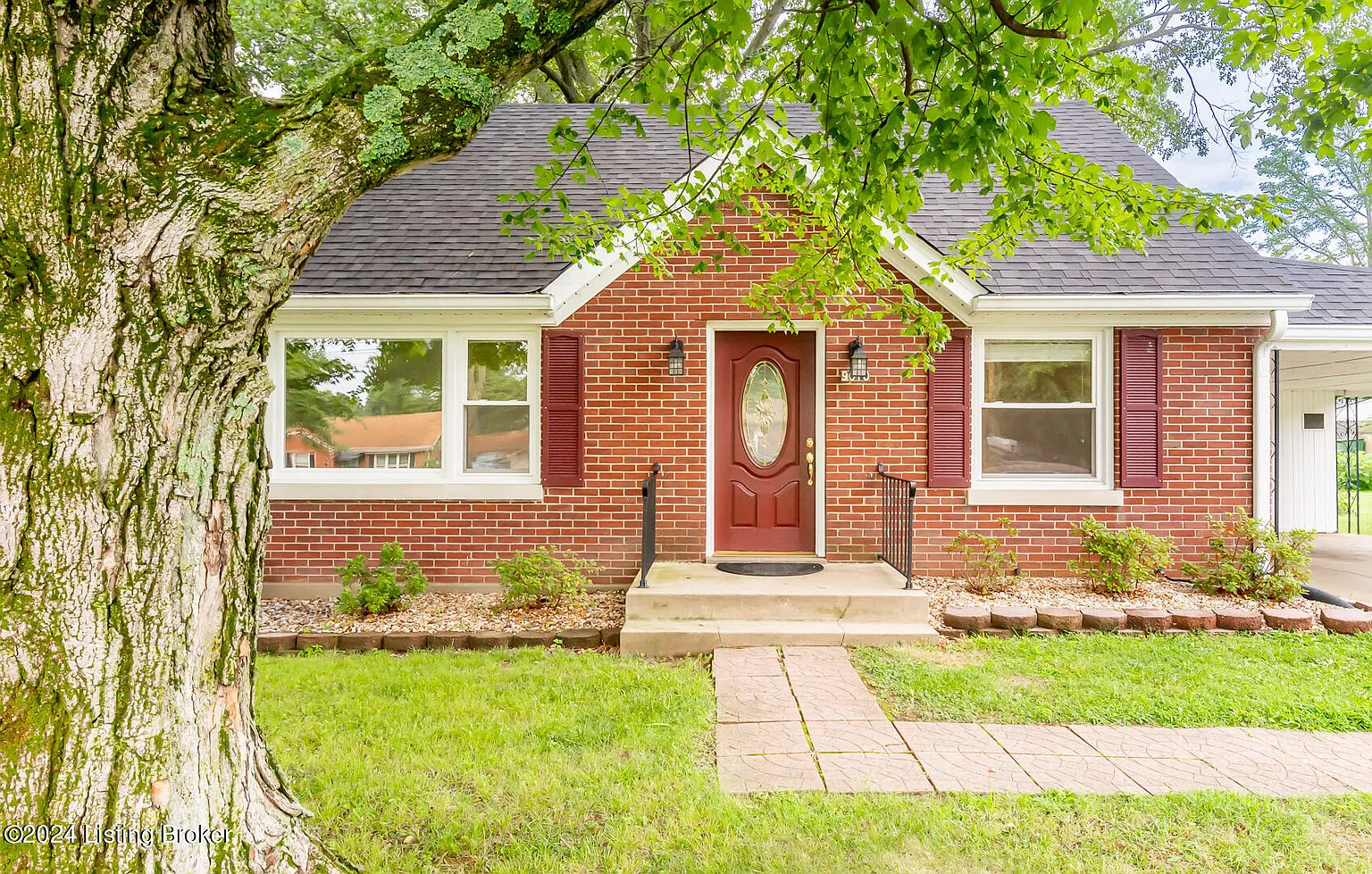 9010 Fern Creek Rd photo 1