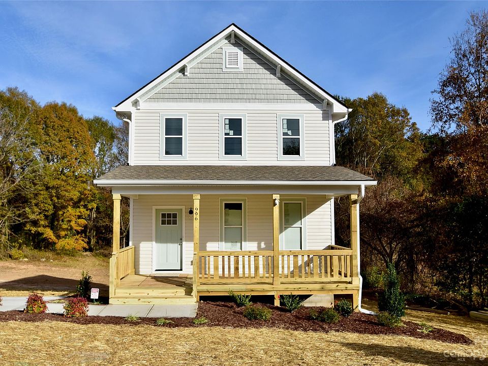 1st image of 996 N Oakwood St