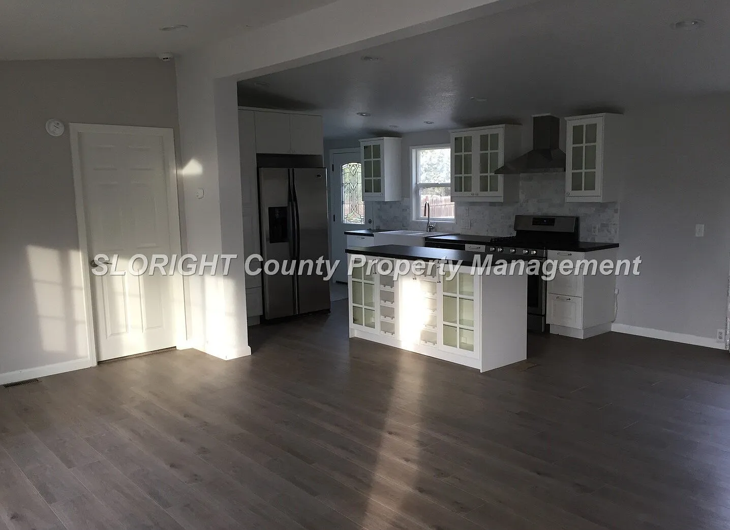 3 bed, 2.0 bath, 1248 sqft, $2,950 — Photo 3