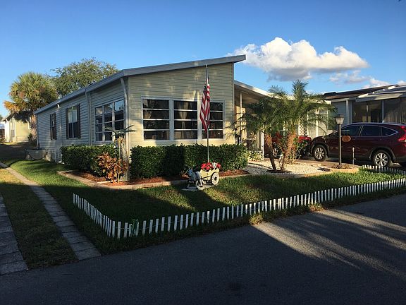 3rd image of 613 Choo Choo Ln