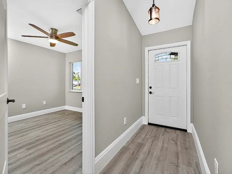 2090 Como St #2090 — Photo 4