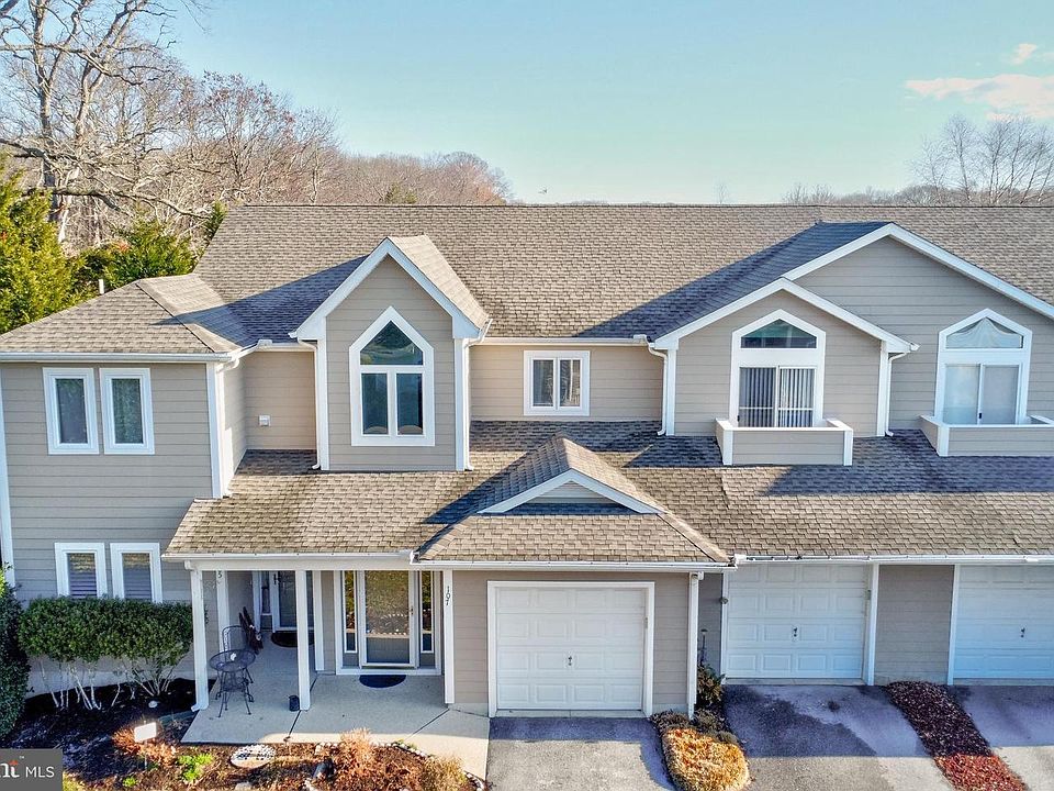 1st image of 107 Heron Ct #611C