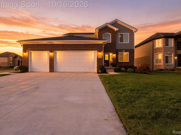 52658 Char Marie Dr, Macomb, MI 48042