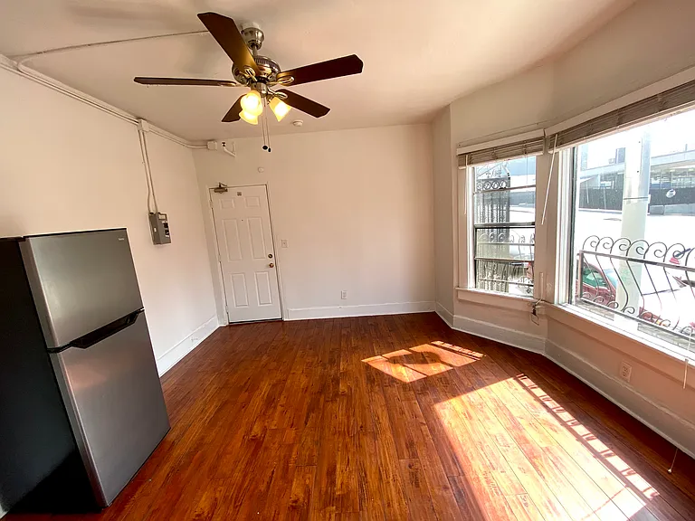 Bixel apts LLC — Photo 31