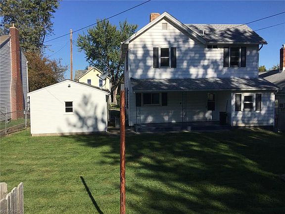 4th image of 808 Louise St