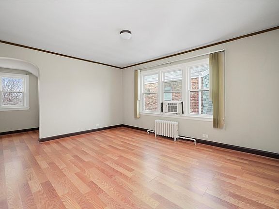 5th image of 5440 W Cornelia Ave #2