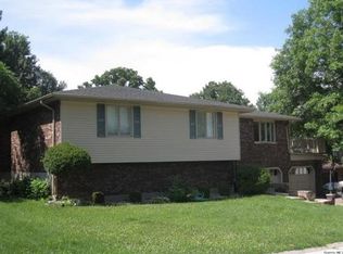 2900 Sonata Dr, Quincy, IL 62301