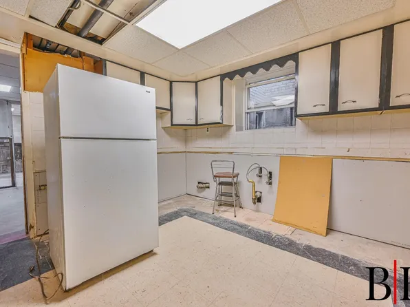 2076 East 63rd Street image 17 of 24