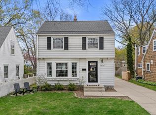 4634 N Idlewild Ave, Whitefish Bay, WI 53211
