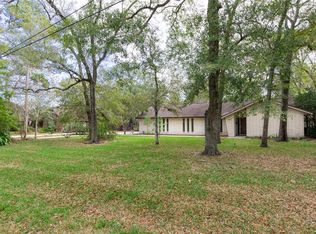 1200 Shady Oak Ln, Dickinson, TX 77539