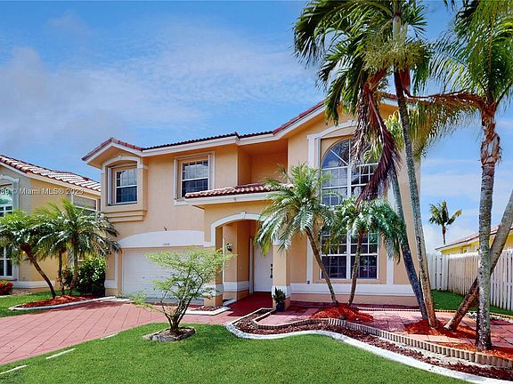 5th image of 13808 NW 22nd St