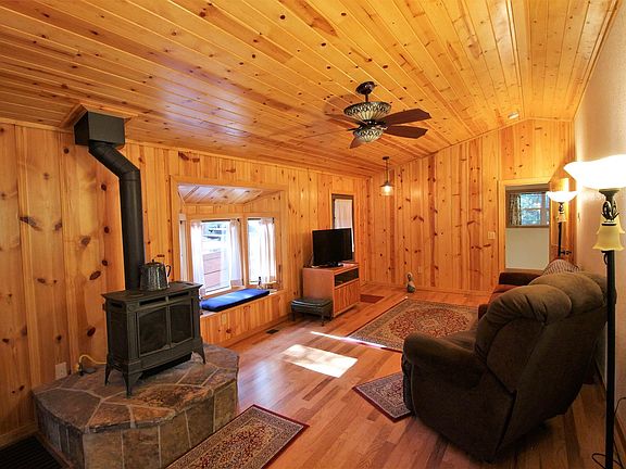 4th image of 22716 Tamarack Dr