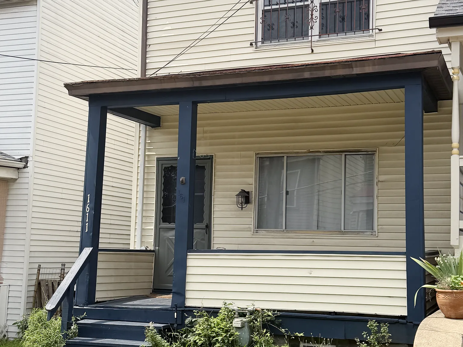 1611 Myler St — Photo 1
