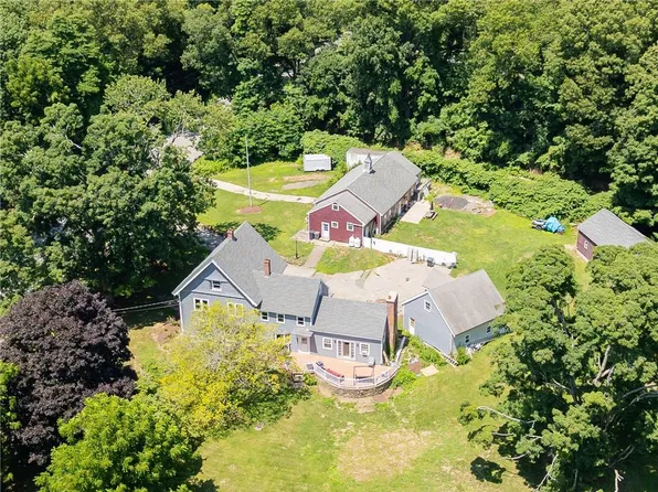 225 Scott Rd, Cumberland, RI 02864