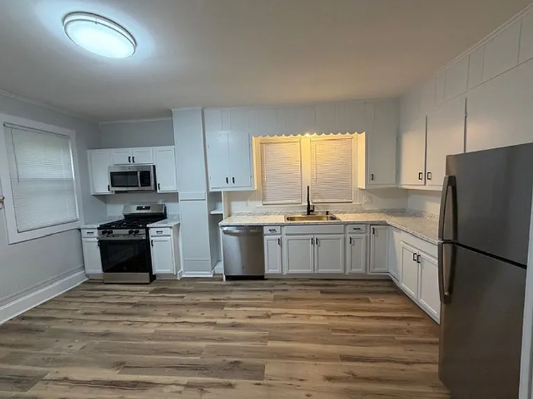 17 Pearl St — Photo 23