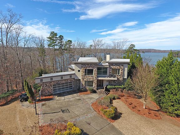 3rd image of 561 Bayberry Crossing Dr