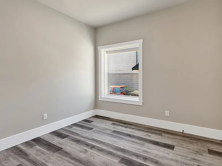 781 Georgia St — Photo 33