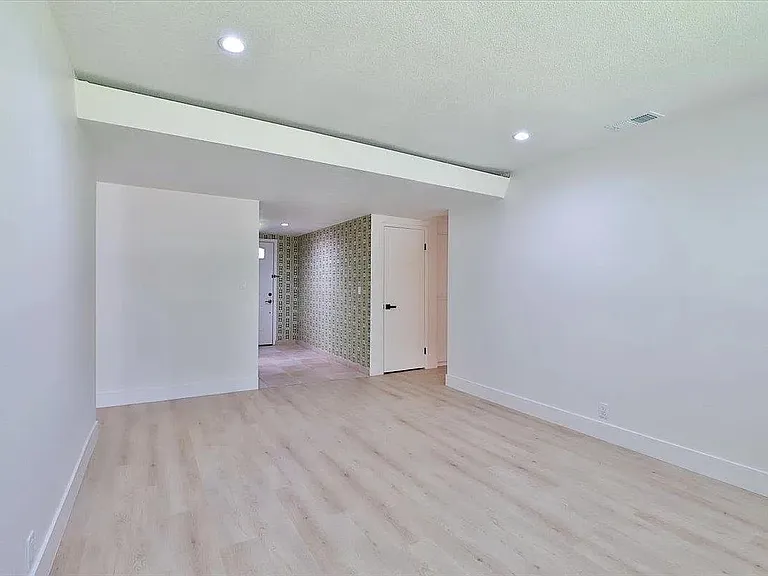 6821 Havenhurst Dr — Photo 14