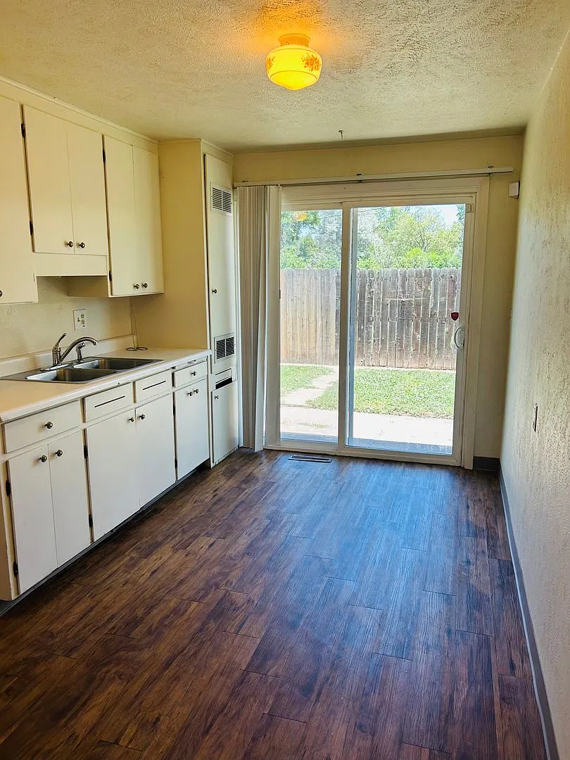 4904 South Iowa Avenue-Terminated 10-31-2026 — Photo 4
