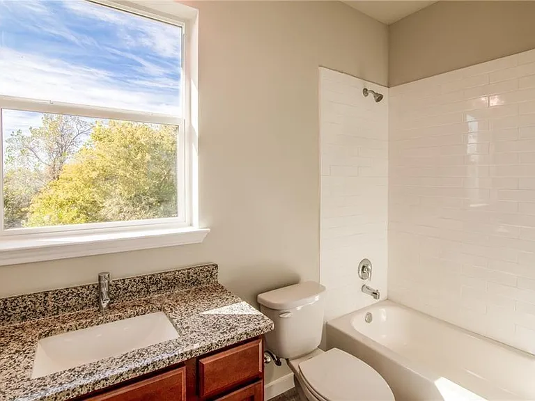906 Quartz Ct #602 — Photo 9