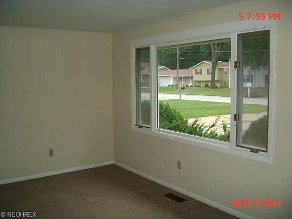 3rd image of 42925 Crestlane Dr