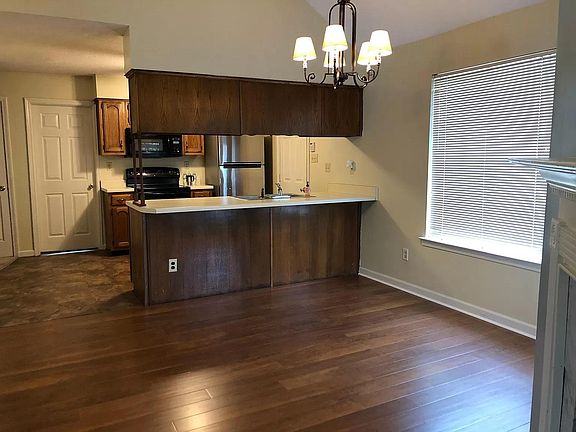 3rd image of 8415 Duval Ave