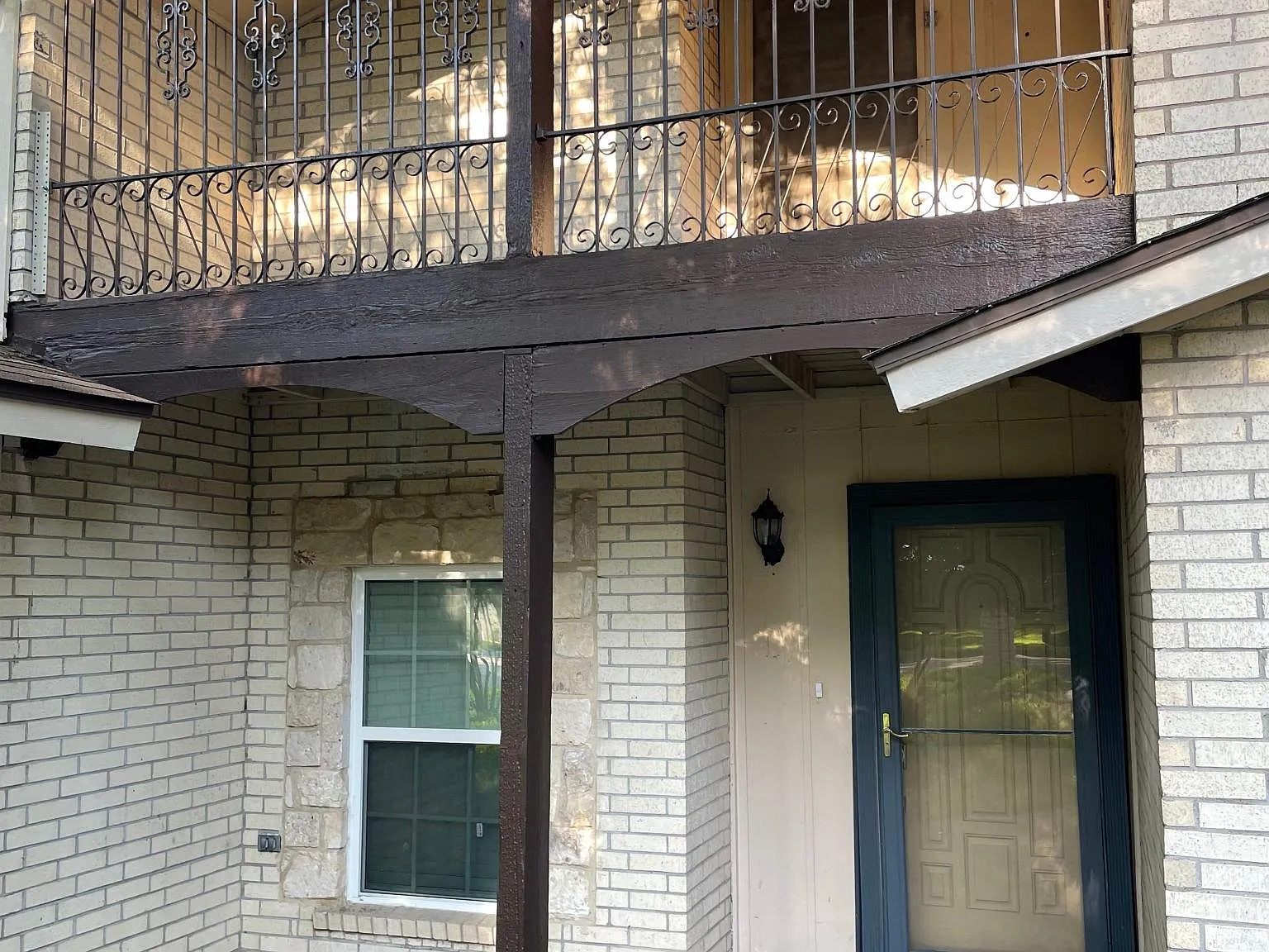 4 bed, 1427 sqft, $2,095 — Photo 2