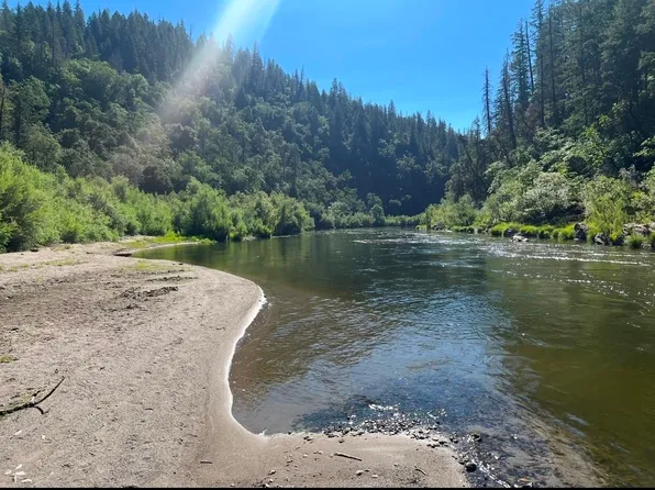 Out 16n01 Forest Rd, Happy Camp, CA 96039