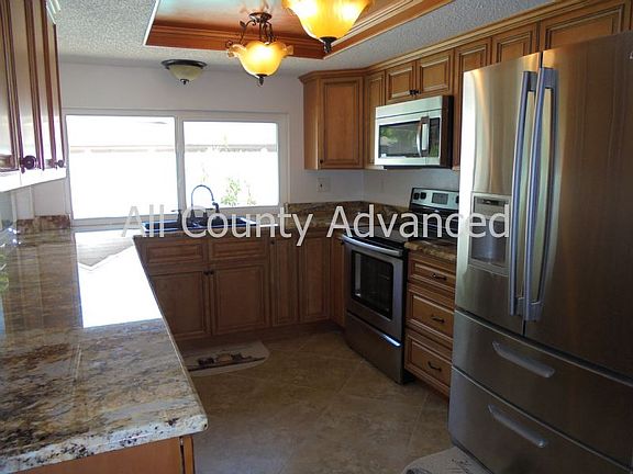 3rd image of 2195 Orangepointe Ave