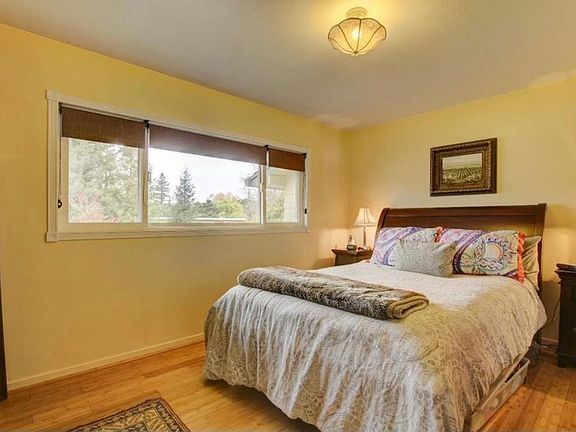 3rd image of 598 Sunnyslope Ave
