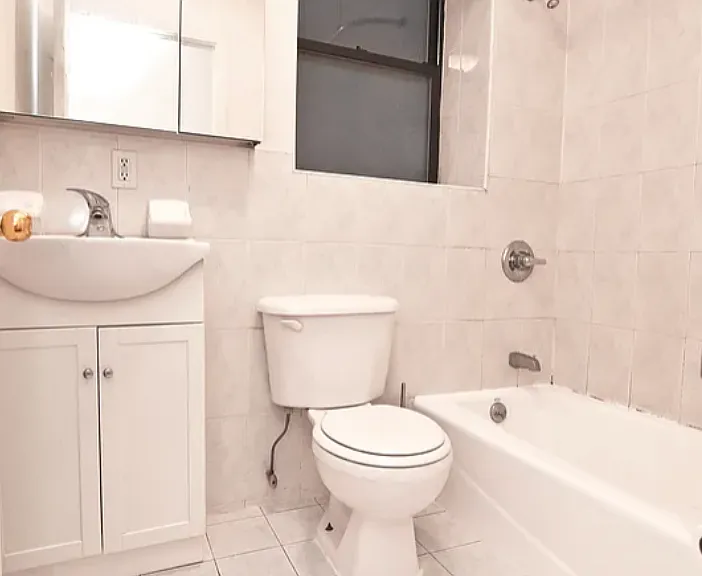 170 Allen St #4B — Photo 8