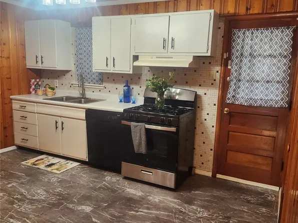 2 Taylor Ave, Wentzville, MO 63385