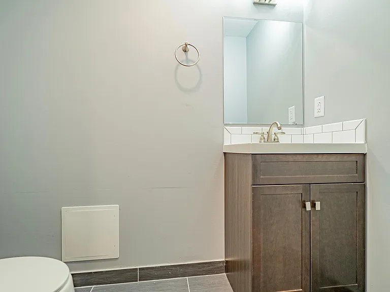 607 N 39th St #1 — Photo 7