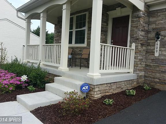 3rd image of 609 Lake Dr