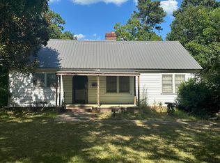 302 Heyward Ave, Honea Path, SC 29654