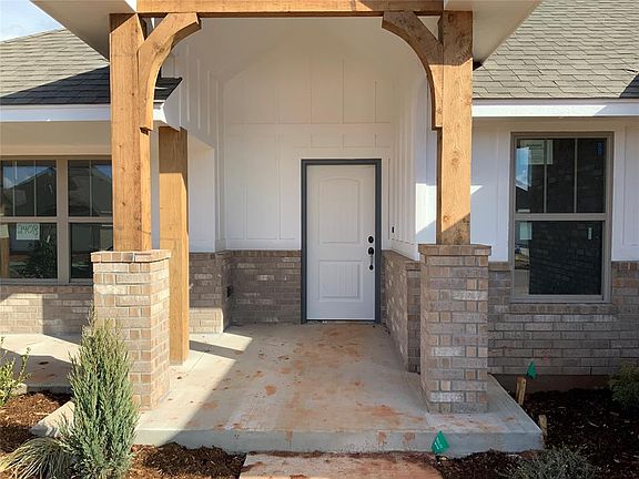 4th image of 2408 Creekview Trl