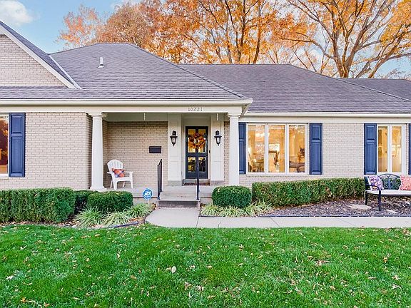 2nd image of 10221 Oakridge Cir