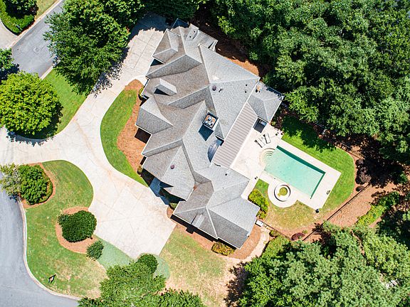 3rd image of 521 Atlanta Country Club Dr SE