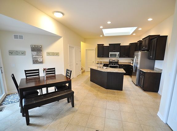 2nd image of 19735 Longmeadow Dr